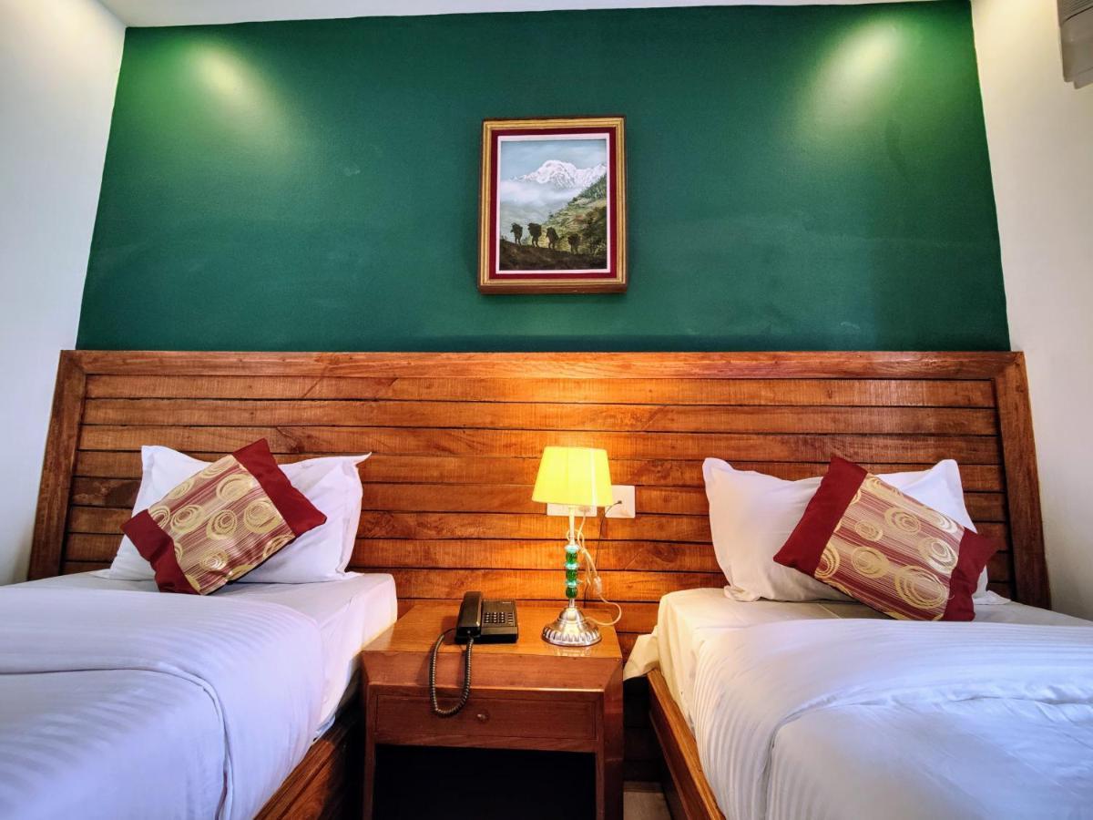 Hotel Tulsi Pokhara Exteriör bild