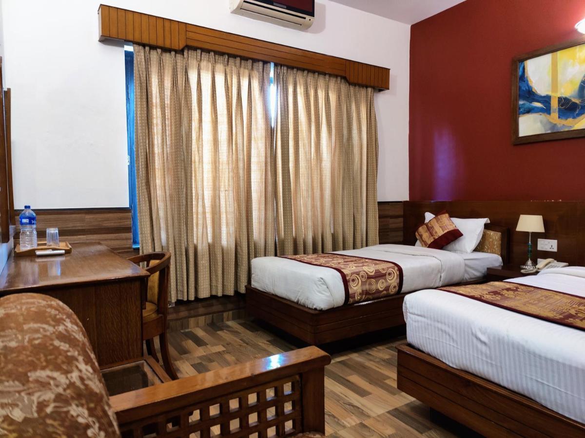 Hotel Tulsi Pokhara Exteriör bild