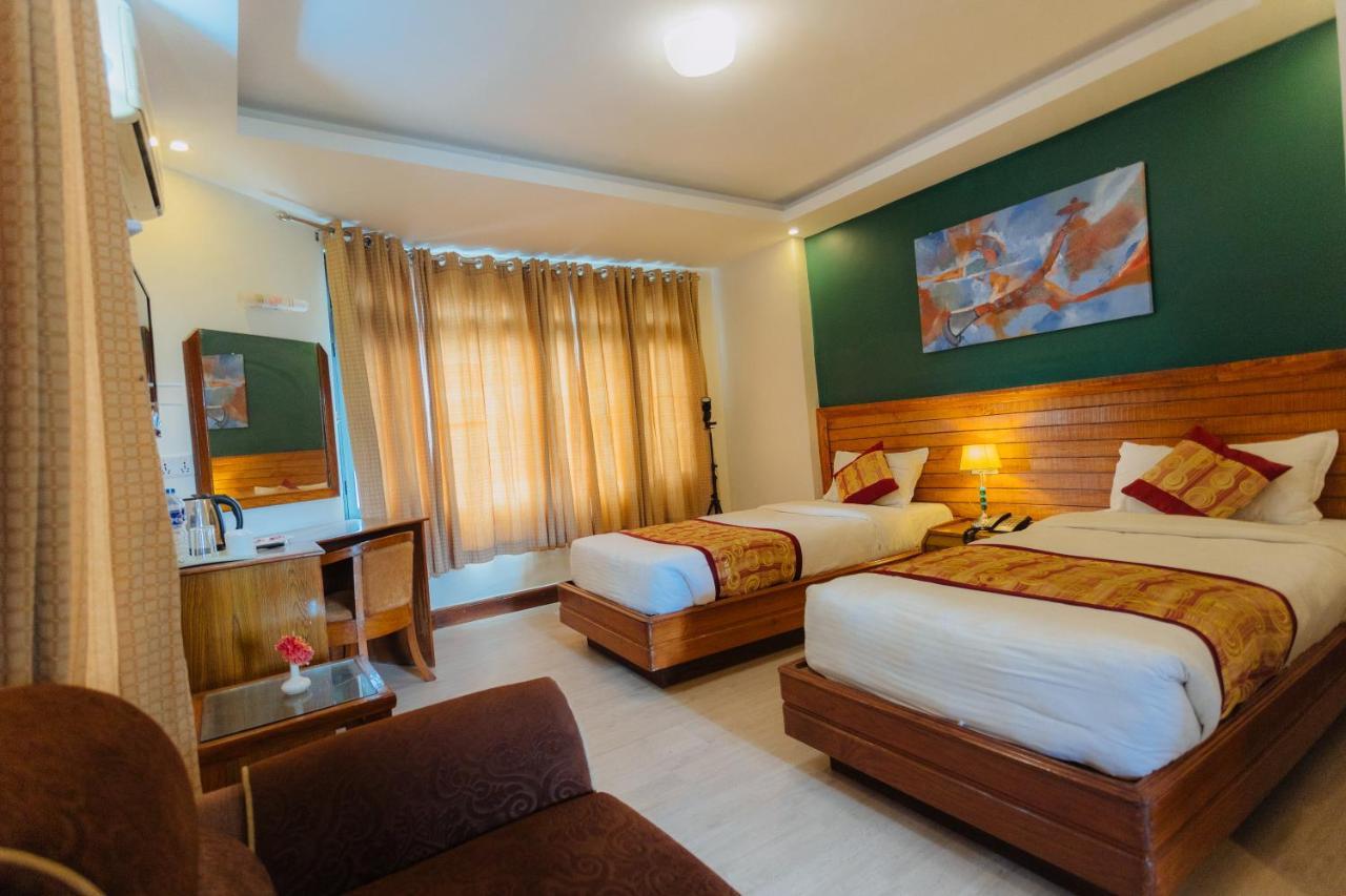 Hotel Tulsi Pokhara Exteriör bild