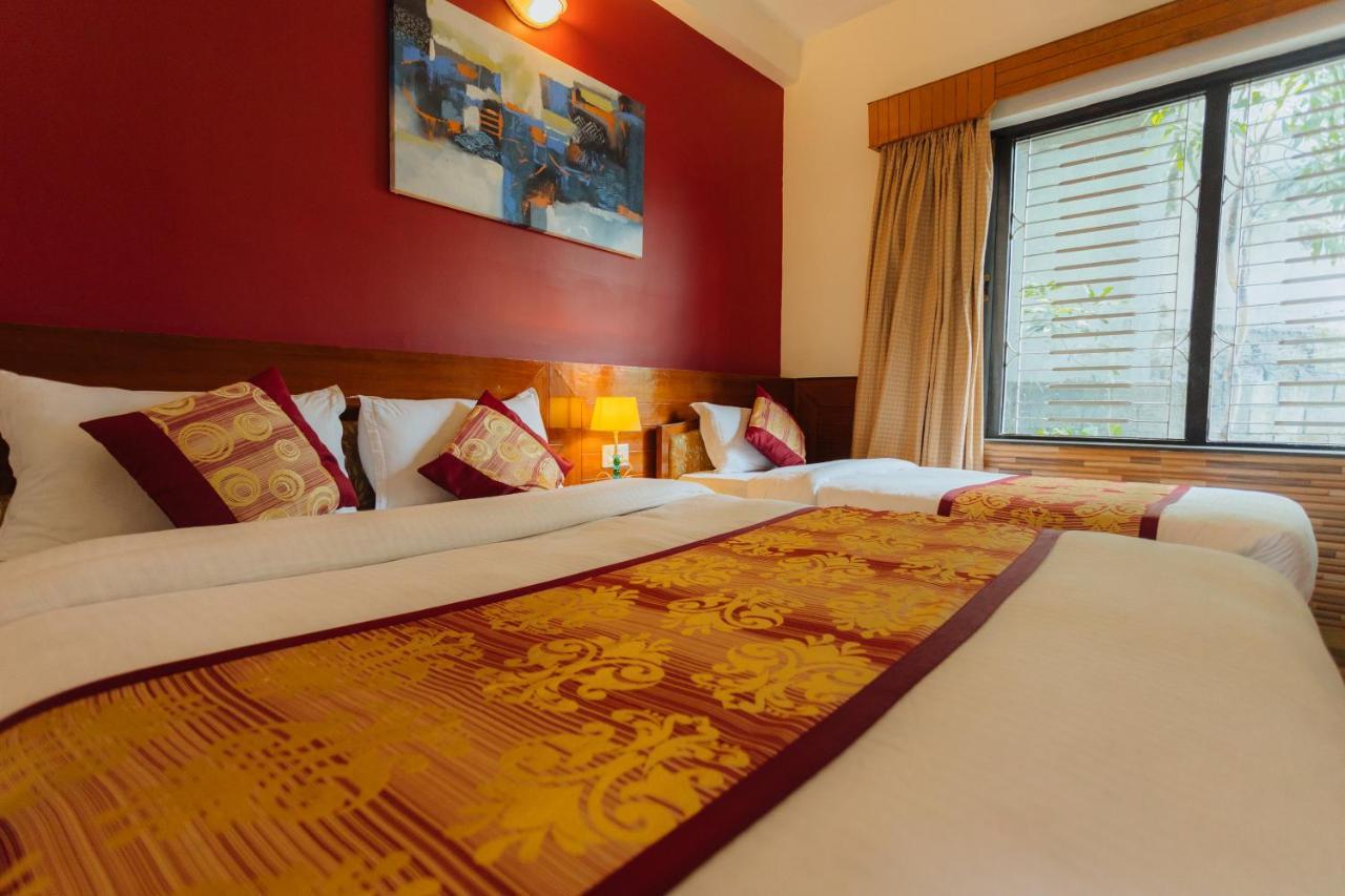 Hotel Tulsi Pokhara Exteriör bild
