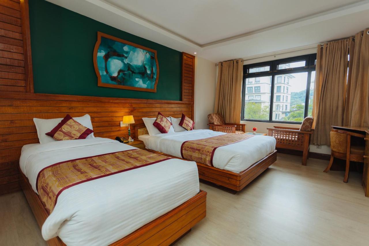 Hotel Tulsi Pokhara Exteriör bild