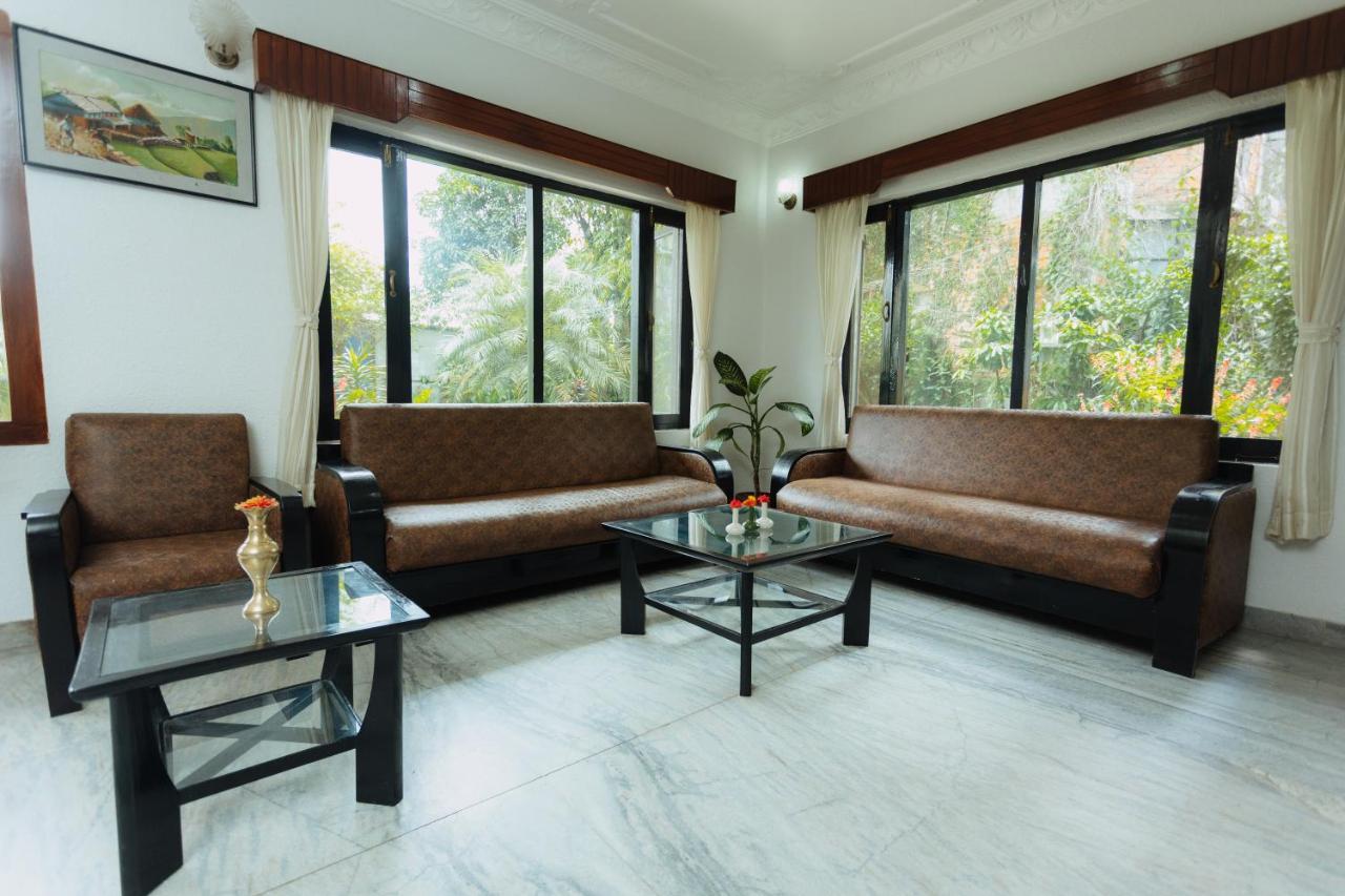 Hotel Tulsi Pokhara Exteriör bild