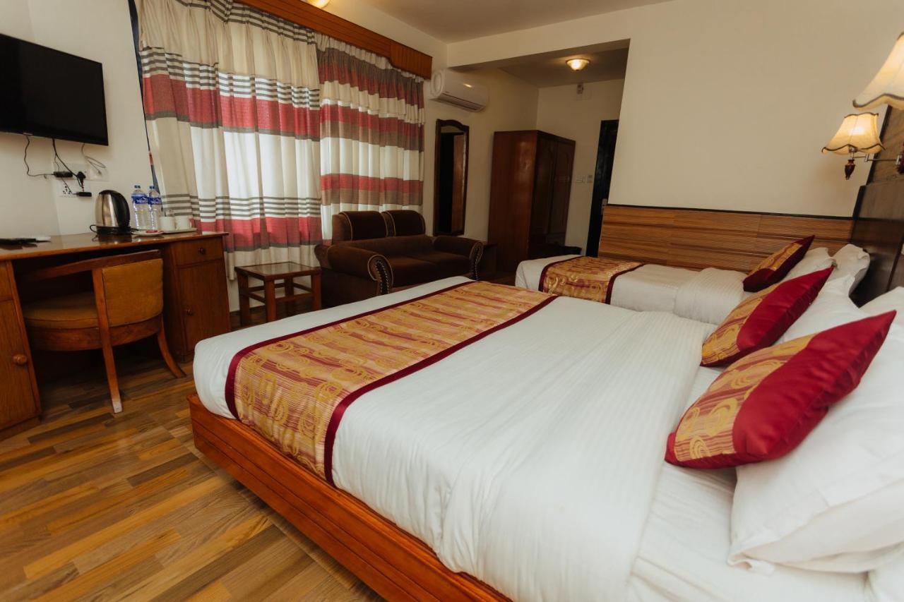 Hotel Tulsi Pokhara Exteriör bild