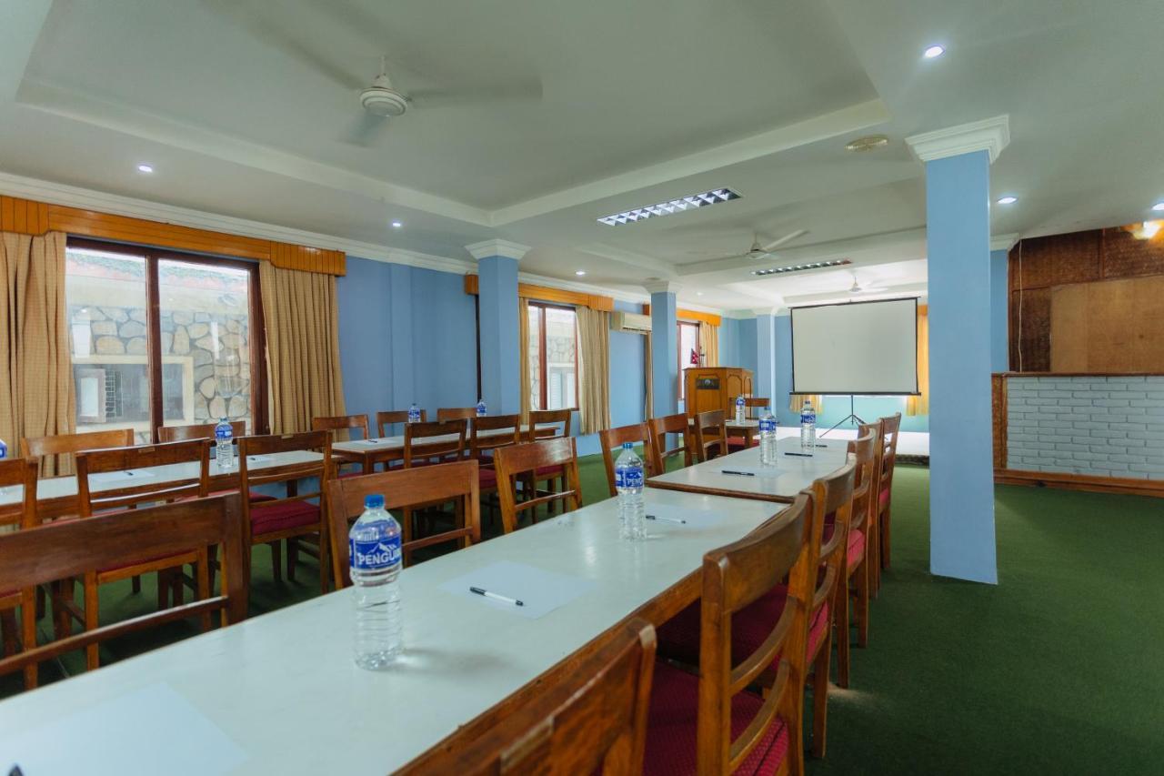 Hotel Tulsi Pokhara Exteriör bild